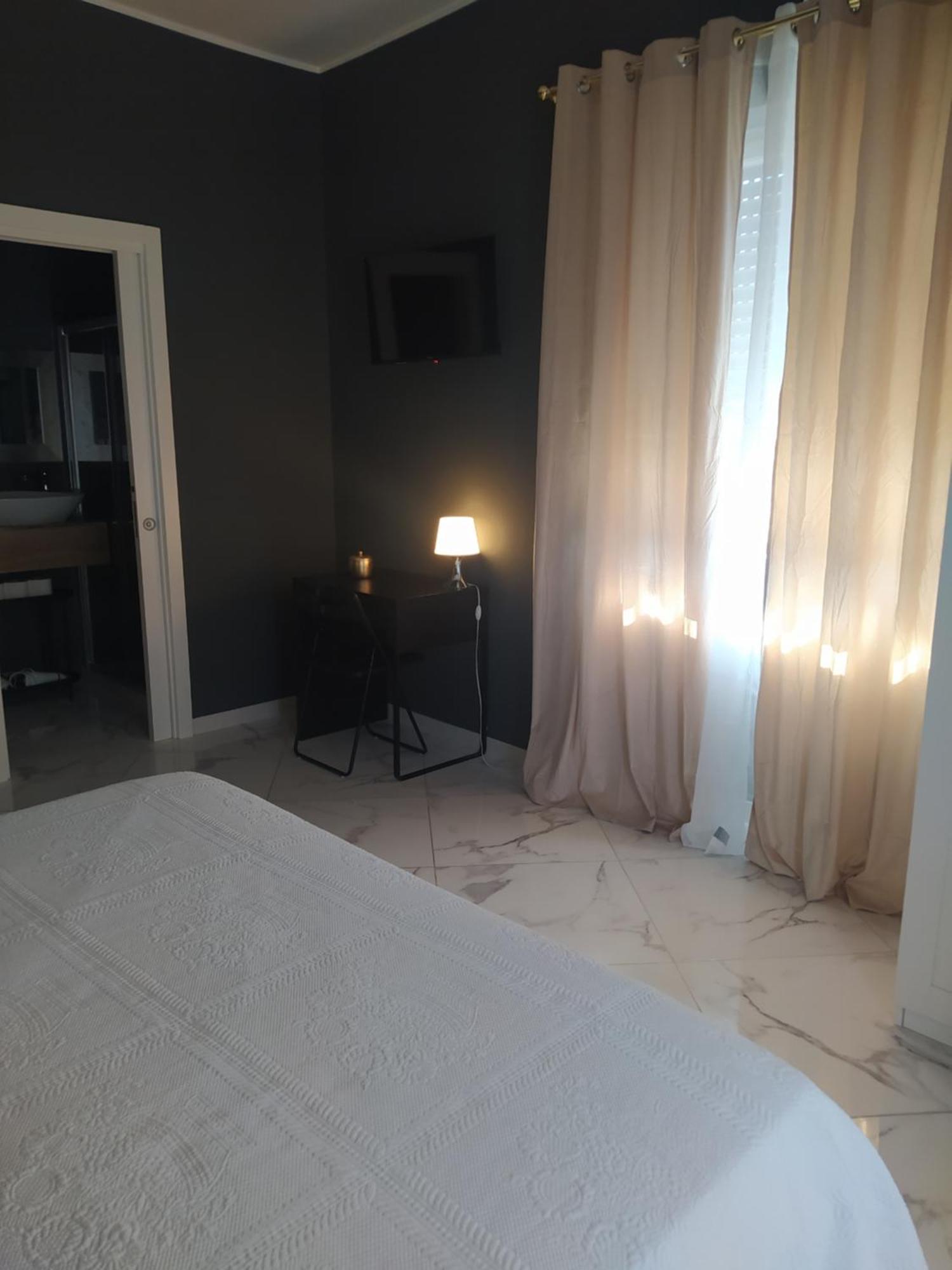 Linda'S Guest House Рим Екстериор снимка