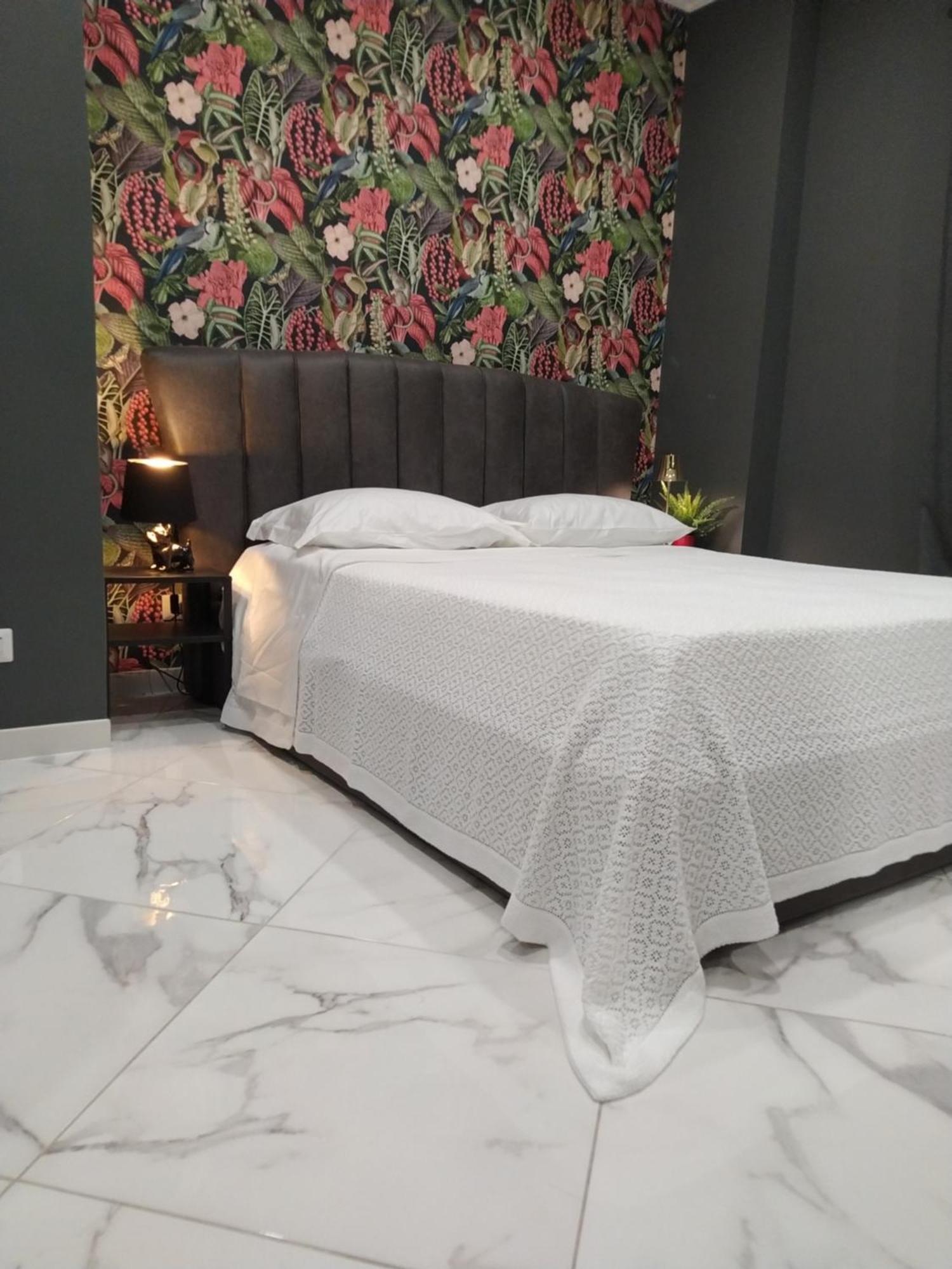 Linda'S Guest House Рим Екстериор снимка